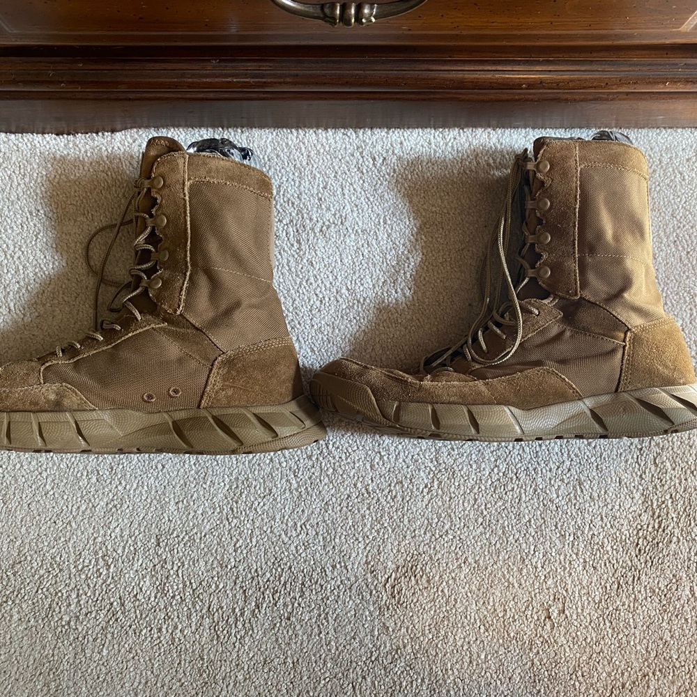 Oakley Coyote Army Boots
